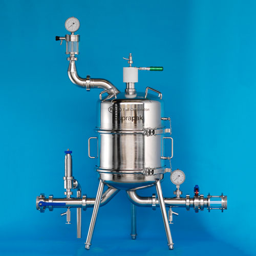 Stainless‑steel SUPRAdisc housing system used for closed, dust‑free activated carbon filtration in food and beverage processing.